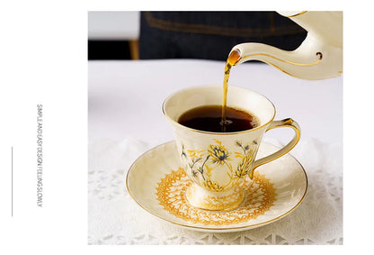 Beautiful Lovely Teapot English British Style 900 ML Canteen Watering Can Jug European High-Grade Porcelain Kettle Ceramic Pot