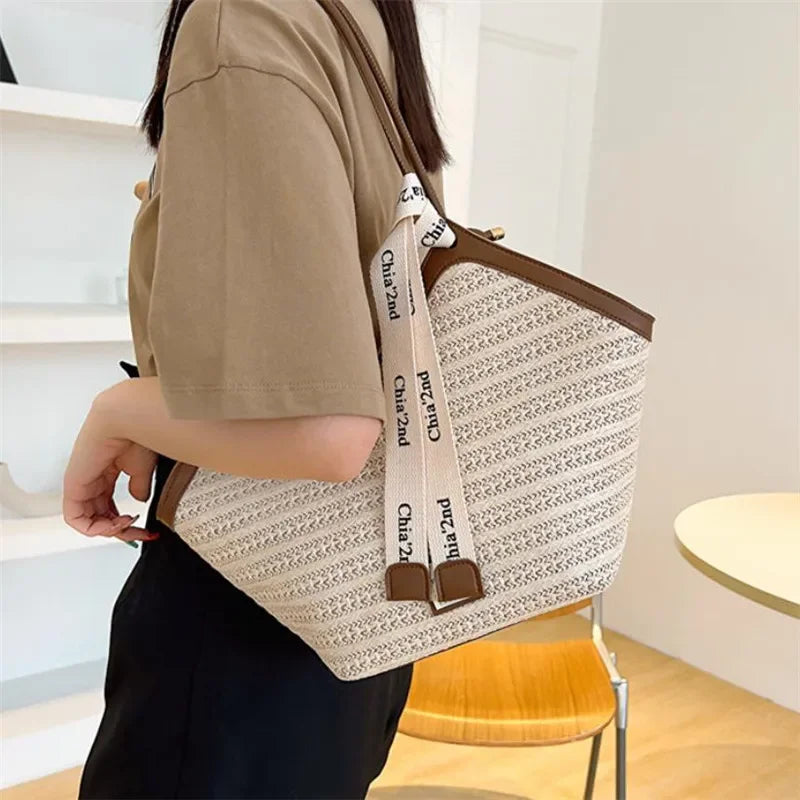 Chic Straw Woven Beach Tote Bag for Women Lightweight Woven Handbag Shoulder Bag Perfect for Summer Vacations, Pool Days, Travel