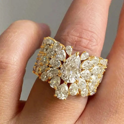 Huitan Gorgeous Women Wedding Rings with Waterdrop Cubic Zirconia Modern Fashion Design Female Engagement Rings Trendy Jewelry