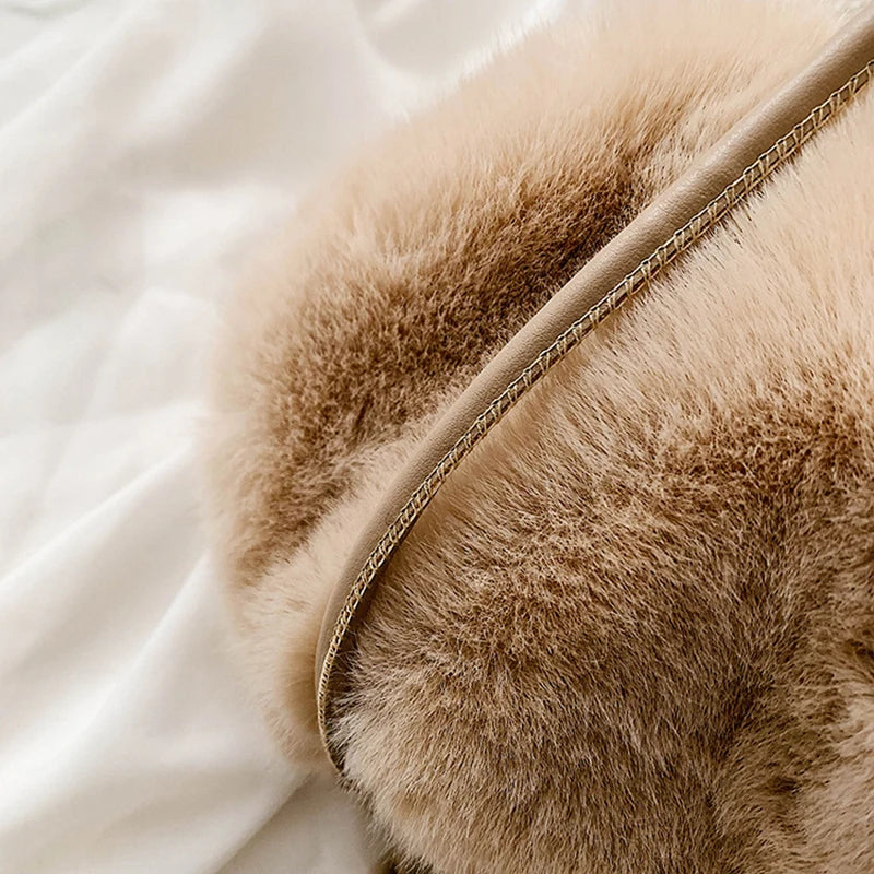 Autumn and Winter Plush Shoulder Crossbody Bag Women's Fashion Pleated Warm Faux Fur Hobos Bag Sweet Small Handbag