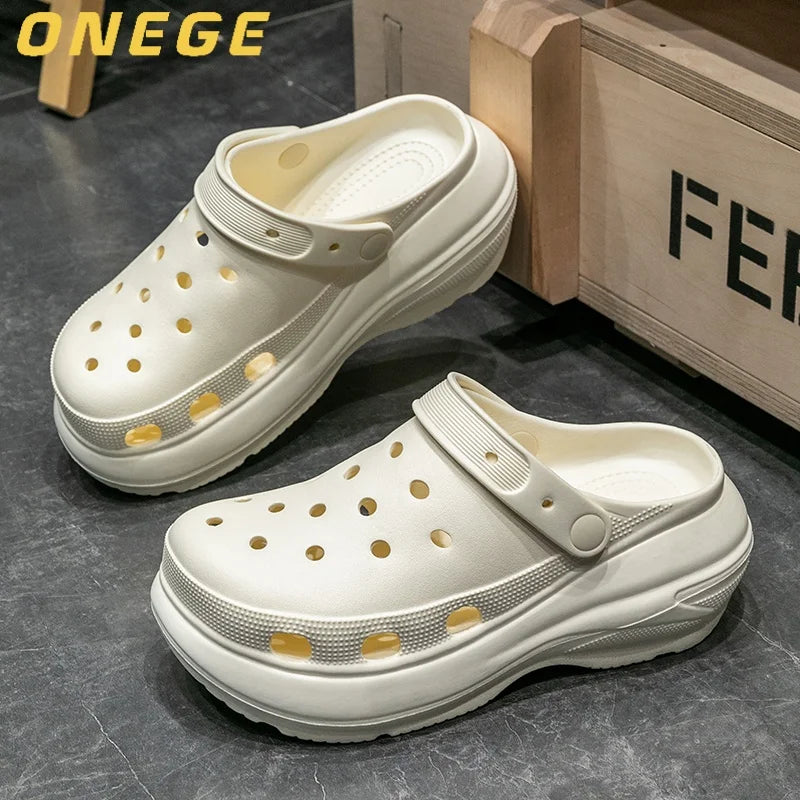 A Pair of Women's Fashionable Clogs, Women's Wear-Resistant and Comfortable Thick-Soled Beach Shoes, Outdoor Casual Trendy Women's Shoes