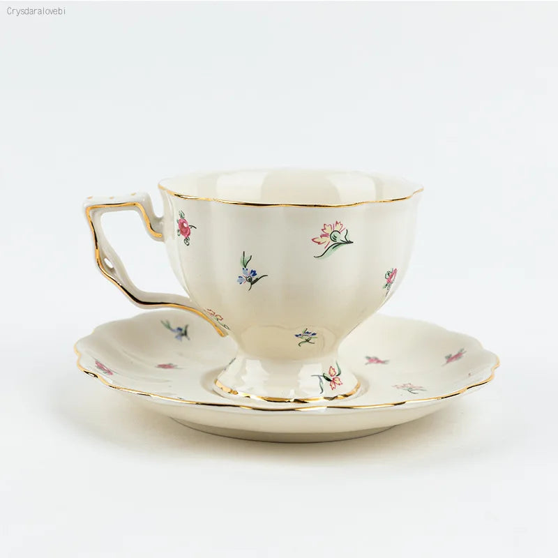 French Retro Teapot Coffee Cup Set Gold Edge Cup Saucer Strawberry Flower Big Teacup English Afternoon Tea Restaurant Bar Cafe
