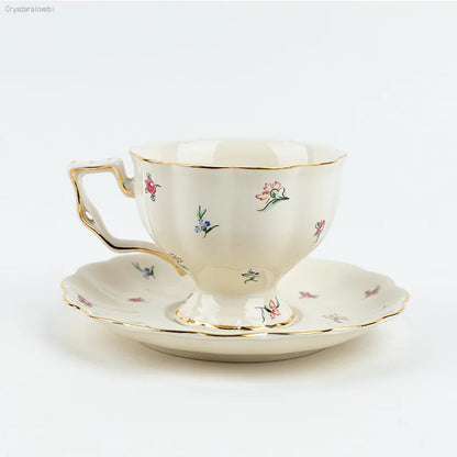 French Retro Teapot Coffee Cup Set Gold Edge Cup Saucer Strawberry Flower Big Teacup English Afternoon Tea Restaurant Bar Cafe