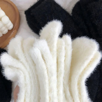 3/6 Pairs Women Autumn Winter Solid Color Plush Mid Tube Socks Warm and Thick Black White Soft Comfortable Casual Socks