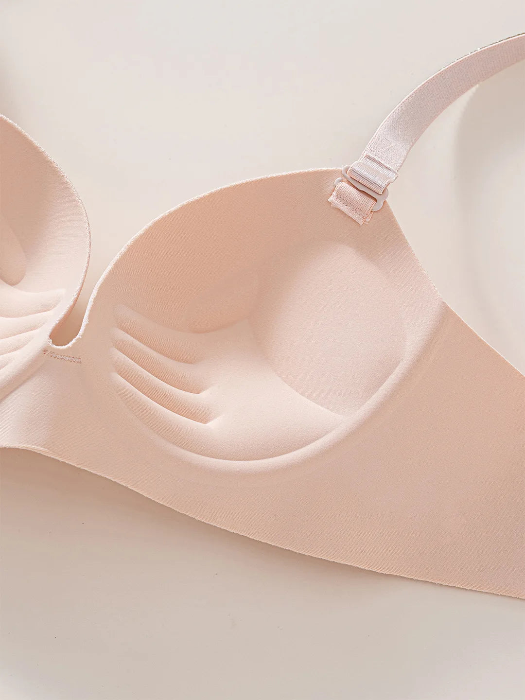 Shantou Seamless Bra Nylon Fabric Comfortable No Steel Ring Strap Underwear Women Gather Small Chest Look Big Sexy Bra