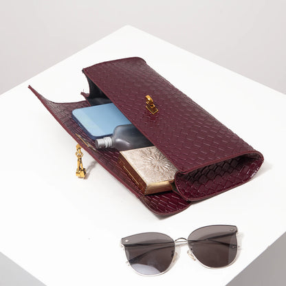 Vintage Faux Leather Woven Baguette Bag, Flap Women's Clutch, Elegant Evening Bag, Burgundy Wallet, Women's Dress Party, Wedding Accessory (Random Pattern)