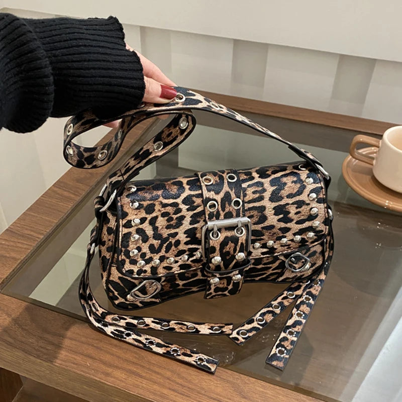 Shoulder Bag for Women Pink Underarm Bags PU Leather Crescent Bags with Rivet Small Y2k Purses Trendy Armpit Purse