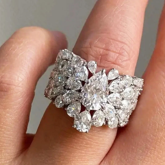 Huitan Gorgeous Women Wedding Rings with Waterdrop Cubic Zirconia Modern Fashion Design Female Engagement Rings Trendy Jewelry