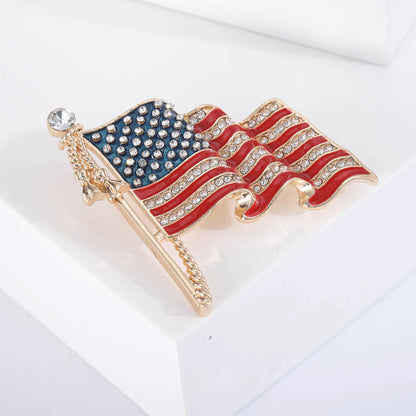 New Patriotic American Flag Brooch Zinc Alloy Rhinestone Enamel Waving US National Flag Pin Decorative Sweater USA Flag Badge