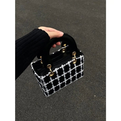 New advanced bag woolen cloth 2025 new niche design Crossbody bag online celebrity explosions Joker portable Diana handbag