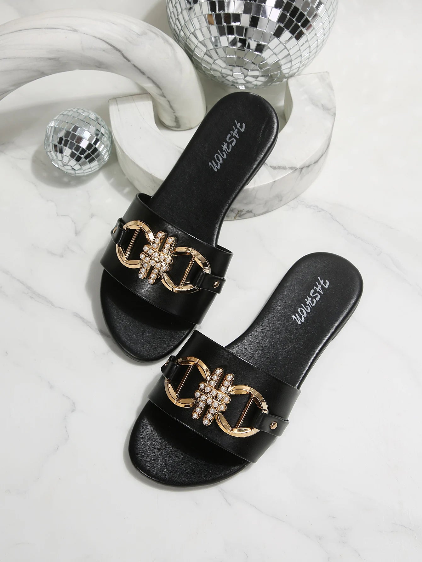 2026 Fashion Designer Women's Luxury Flat Shoes for Summer Outdoor Beach High Quality with Flower Decoration and Print Pattern