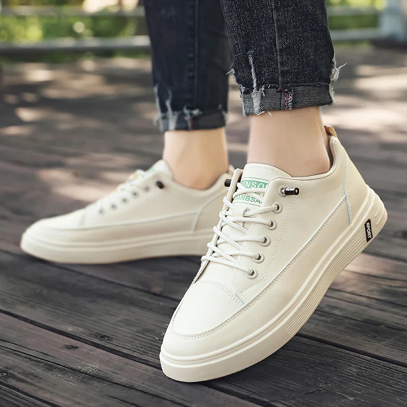 New Style White Sneakers for Men, Korean Version, Trendy Platform Shoes, Versatile for All Occasions, Sporty and Casual Shoes