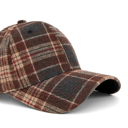 Hats for Men and Women New Classic Plaid Baseball Cap for Autumn and Winter Hard-Brimmed Face-Slimming Duckbill Cap Sun Hat