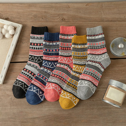 5 Pairs Lot New Man Women Socks Thick Warm Winter Socks Retro Style Flower Pattern Couple Models Free Size