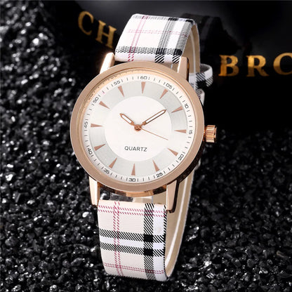 New Fashion Women Watch Simple Vintage Plaid Leather Strap Quartz Wristwatches Dress Casual Ladies Watch Clcok Relogio Feminino