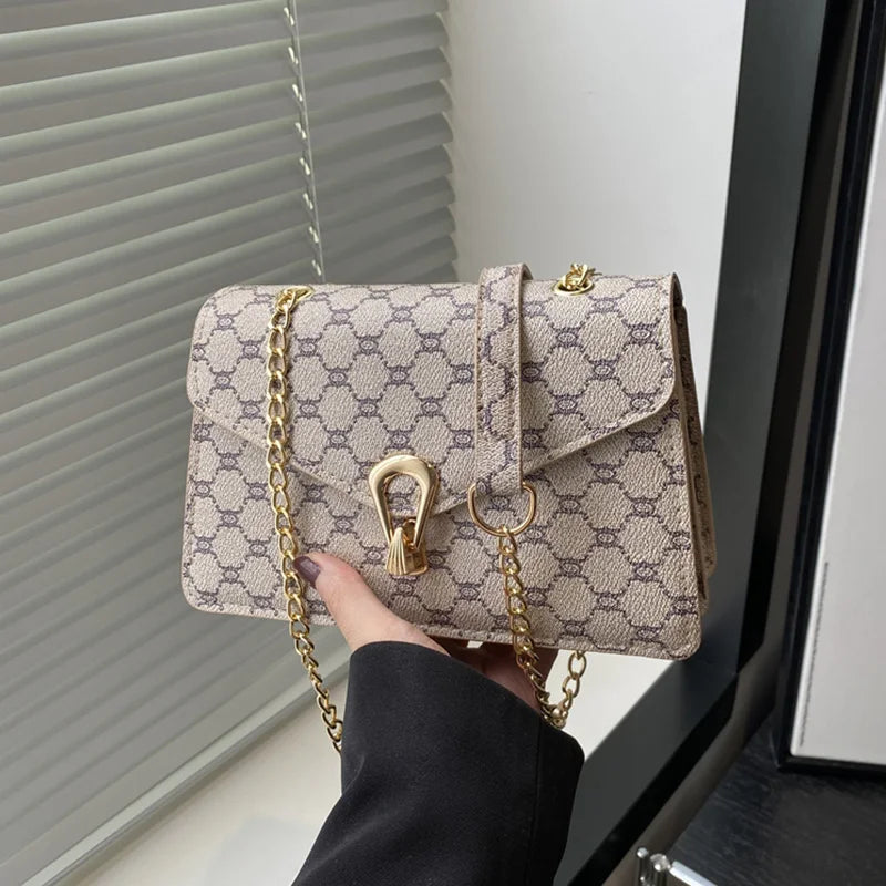 Women's Printed Crossbody Bag with Metal Lock - Fashion Shoulder Bag,Lightweight & Durable for Daily Use/Travel