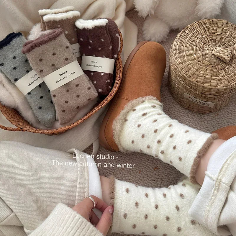 Winter Warm Thickened Polka Dot Plush Socks Women Girls Mid-calf Socks Fall Thickened Padded Warm Socks Home Sleep Floor Sox