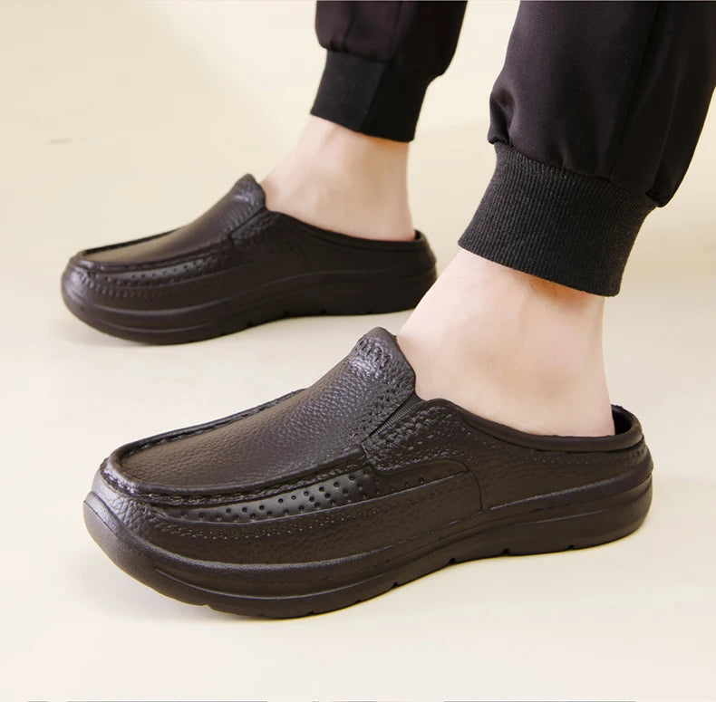 New Fashion Sandals High Quality Slippers Soft Sole Beach Sandals Men Slip On Driving Shoes Chef Shoes Breathable EVA Shoes