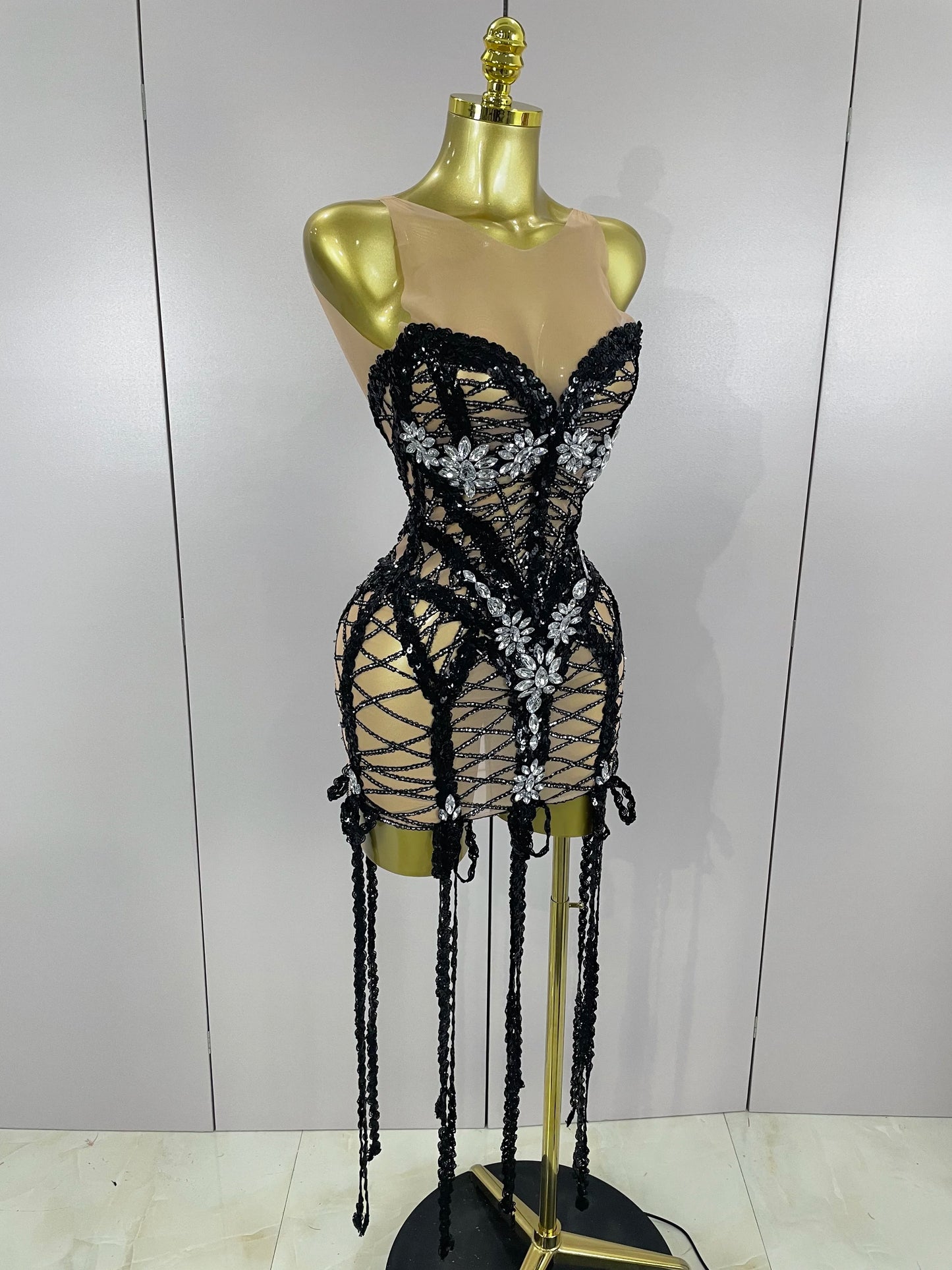 2025 Sparkle Sequins Embroider Diamonds Sleeveless Long Tassel Mini Dress Women Celebrate Evening Birthday Dress Stage Costume