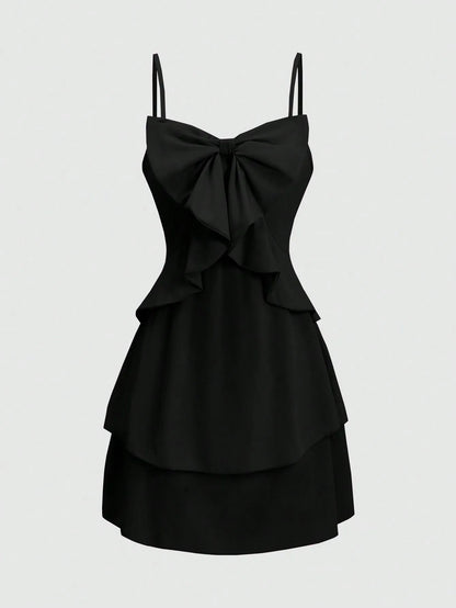 Fashionable women's waist cinched three-layer ruffle edge bow suspender dress