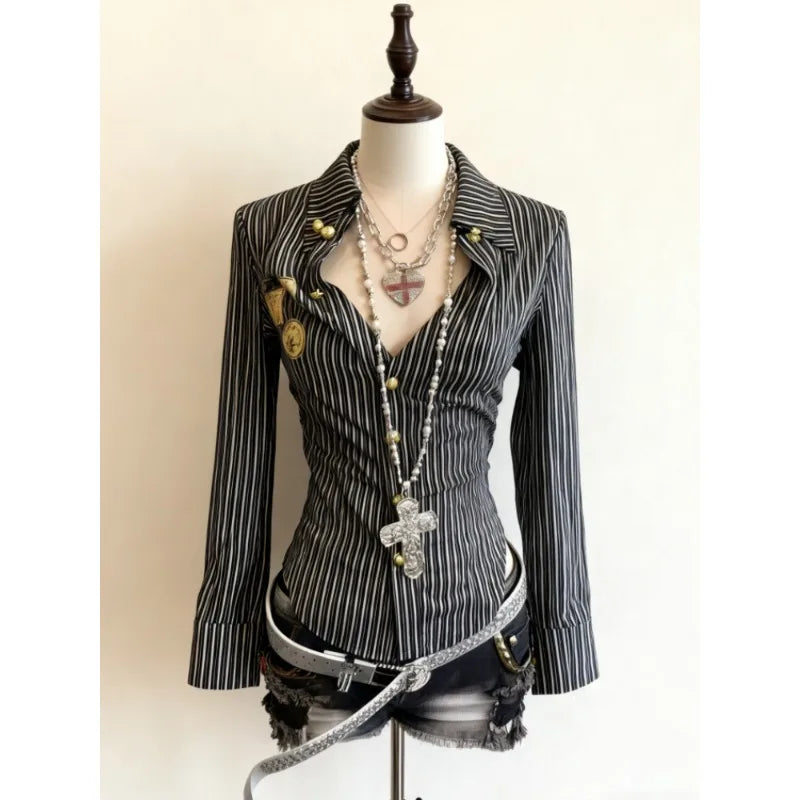 Retro and Modern Subculture Gothic Blouse Harajuku Long Sleeve T-Shirts for Women Y2K Clothing Shirts Punk Emo Top with Street