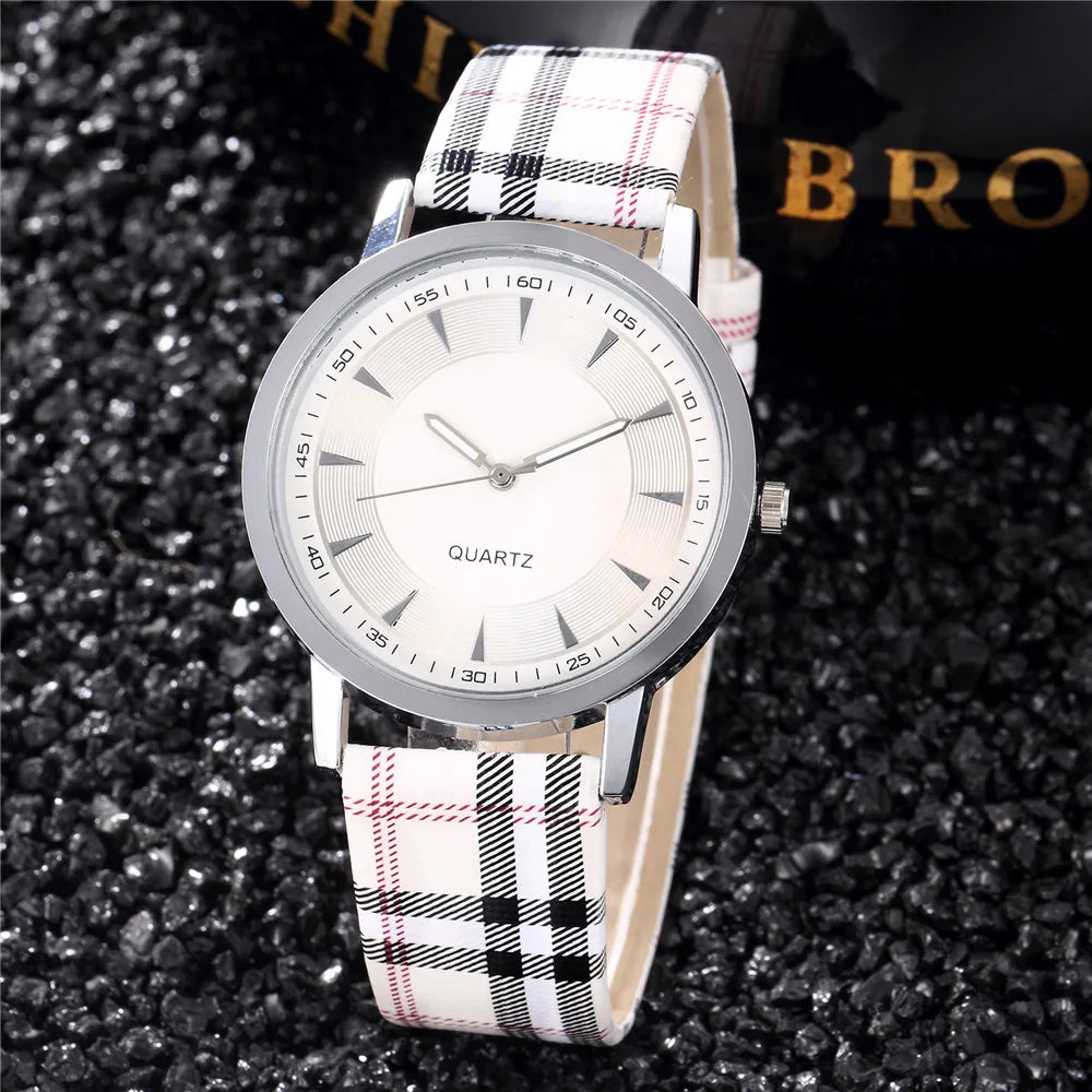 New Fashion Women Watch Simple Vintage Plaid Leather Strap Quartz Wristwatches Dress Casual Ladies Watch Clcok Relogio Feminino