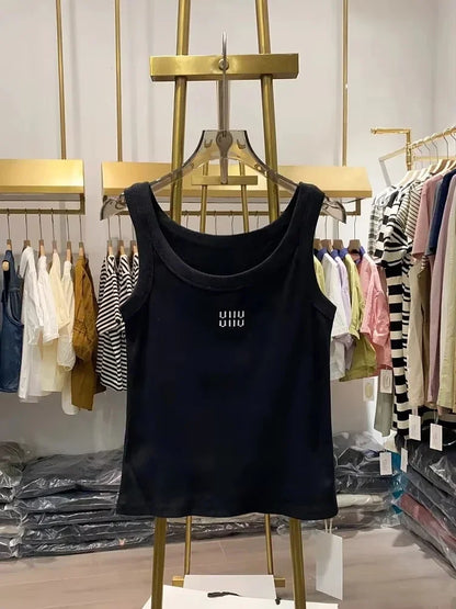 Super cool suspender vest, girls wear sexy tops inside, summer new models, sleeveless and slimming, sweet and spicy tops.