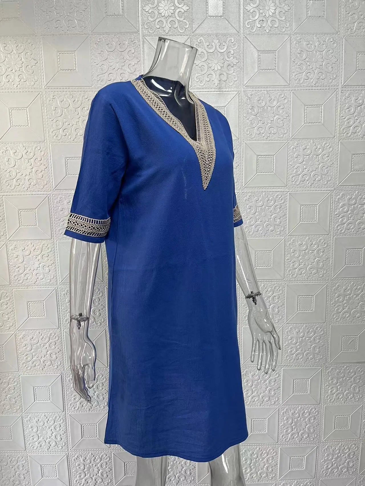 New solid color V-neck mid-sleeved elegant dress