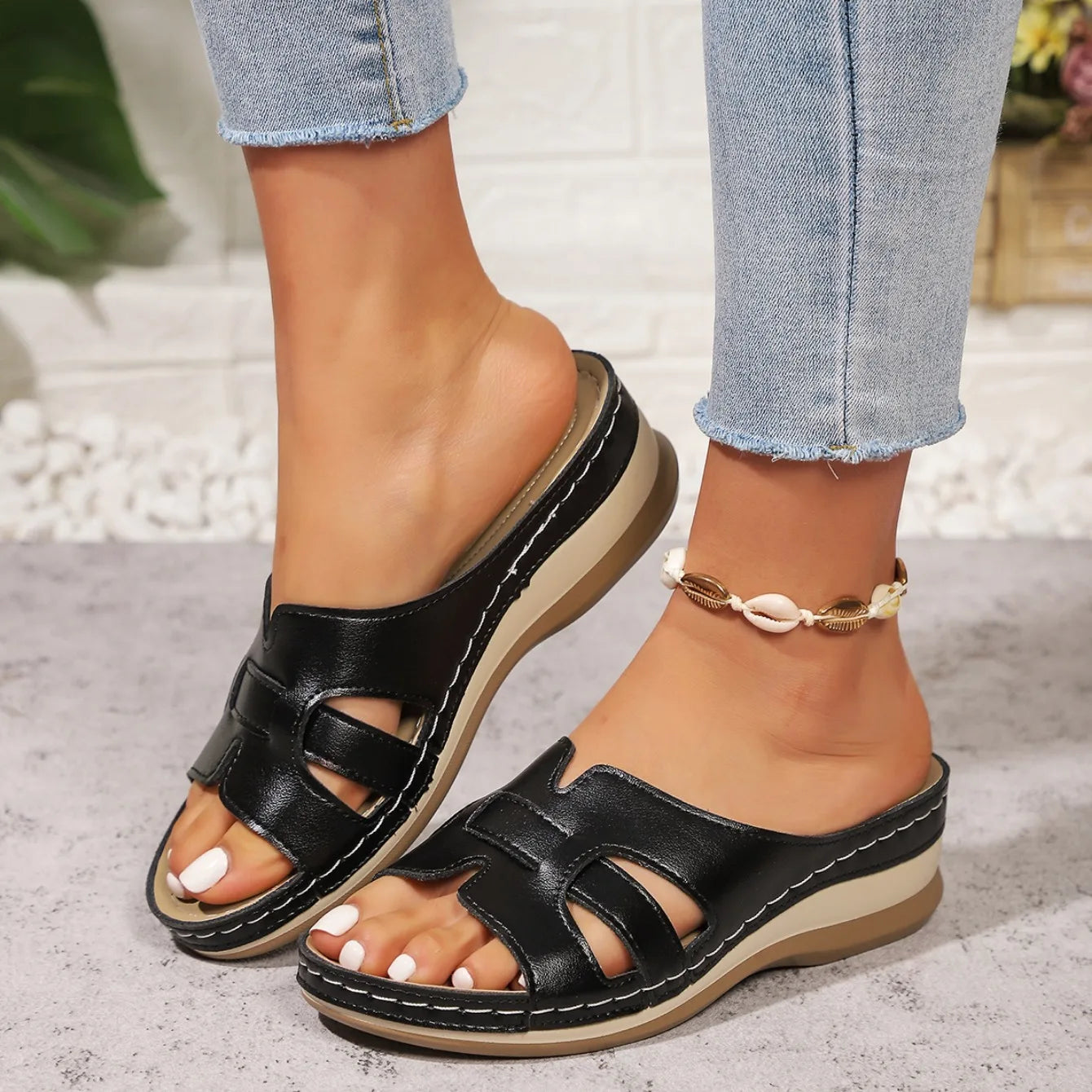 Women Wedge Slippers Vintage Anti-Slip Leather Slippers Premium Orthopedic Sandals Casual Platform Retro Shoes Home Slides Women