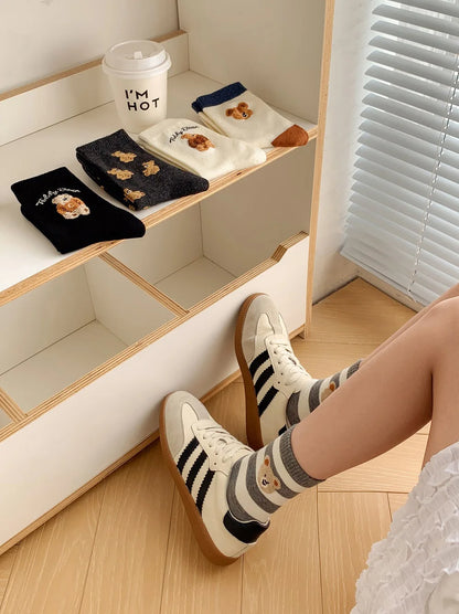 1 pair of men's and women's socks, cartoon gentleman bear cotton Harajuku skateboard socks, novel and breathable Christmas gifts