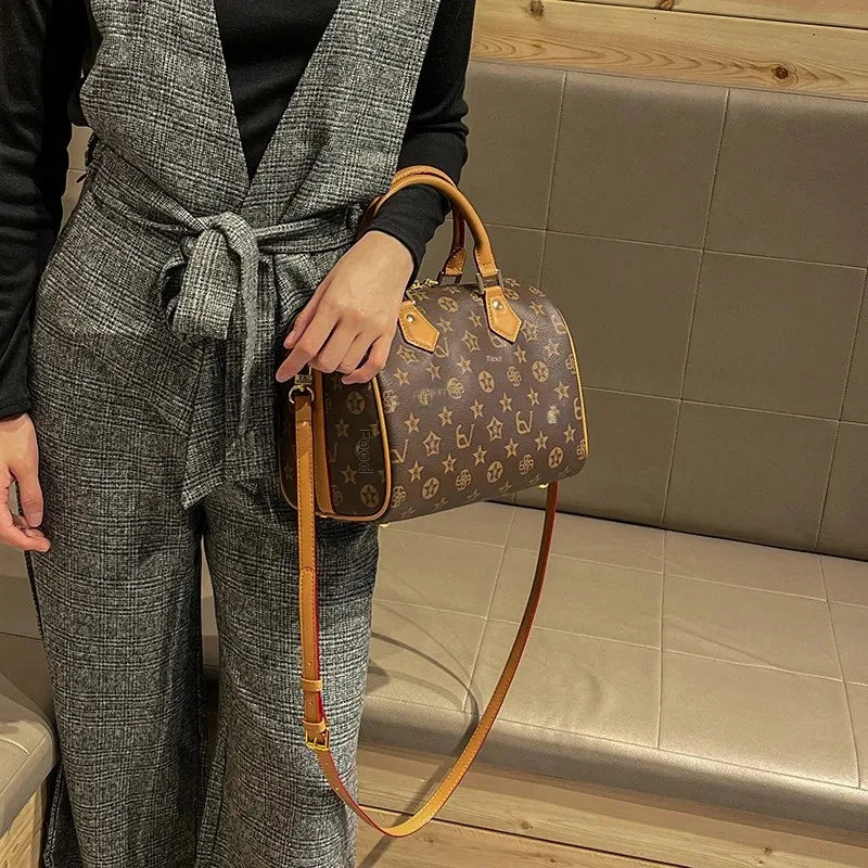 2024 Spring Summer New High-End Feelprinting Vintage Large Capacity Pillow Bag Fashionable Simple Commuting Crossbody Women's Ba