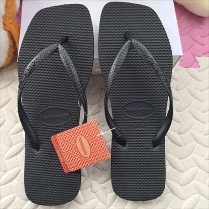 Summer 2026 New Women's Square Toe Flip Flops Outdoor Beach Sandals Luxury Women's Casual Slippers Size 35-42 Women's Shoes
