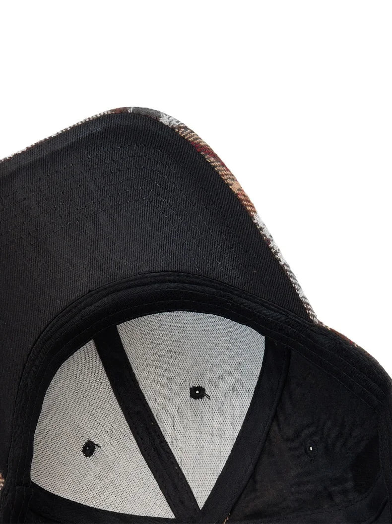 Hats for Men and Women New Classic Plaid Baseball Cap for Autumn and Winter Hard-Brimmed Face-Slimming Duckbill Cap Sun Hat