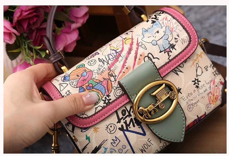 Bear bag 2025 new fashion niche portable small square bag women's bag messenger bag