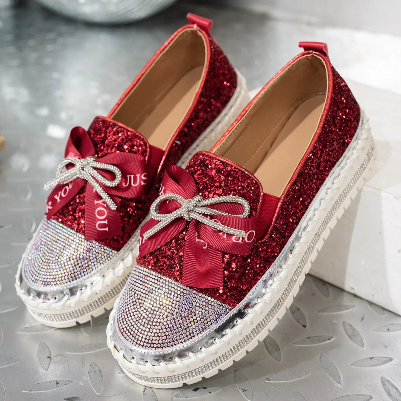 Women Sneakers 2025 New Luxury Crystals Bowknot Loafers Sequined Flat Platform Shoes Couple Fashion Plus Size Sneakers Women
