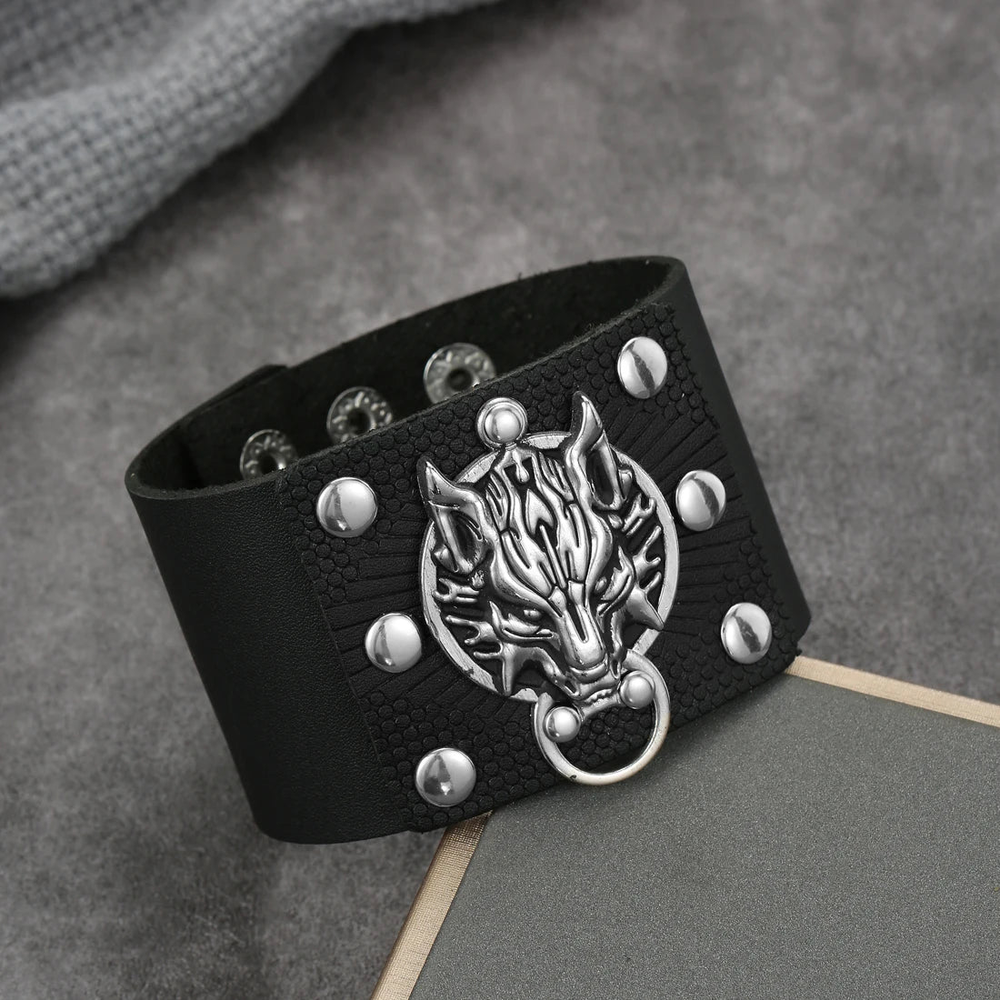 2025 Popular Jewelry Fashion Black Cuff Size Adjustable Dragon Head Pattern Charm Bracelet for Daily Wear