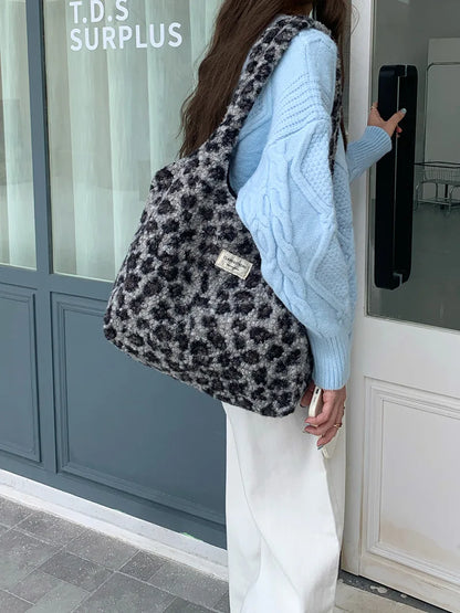 2025 autumn/winter new leopard print plush bag, fashionable and casual shoulder bag, women's daily commuting bag