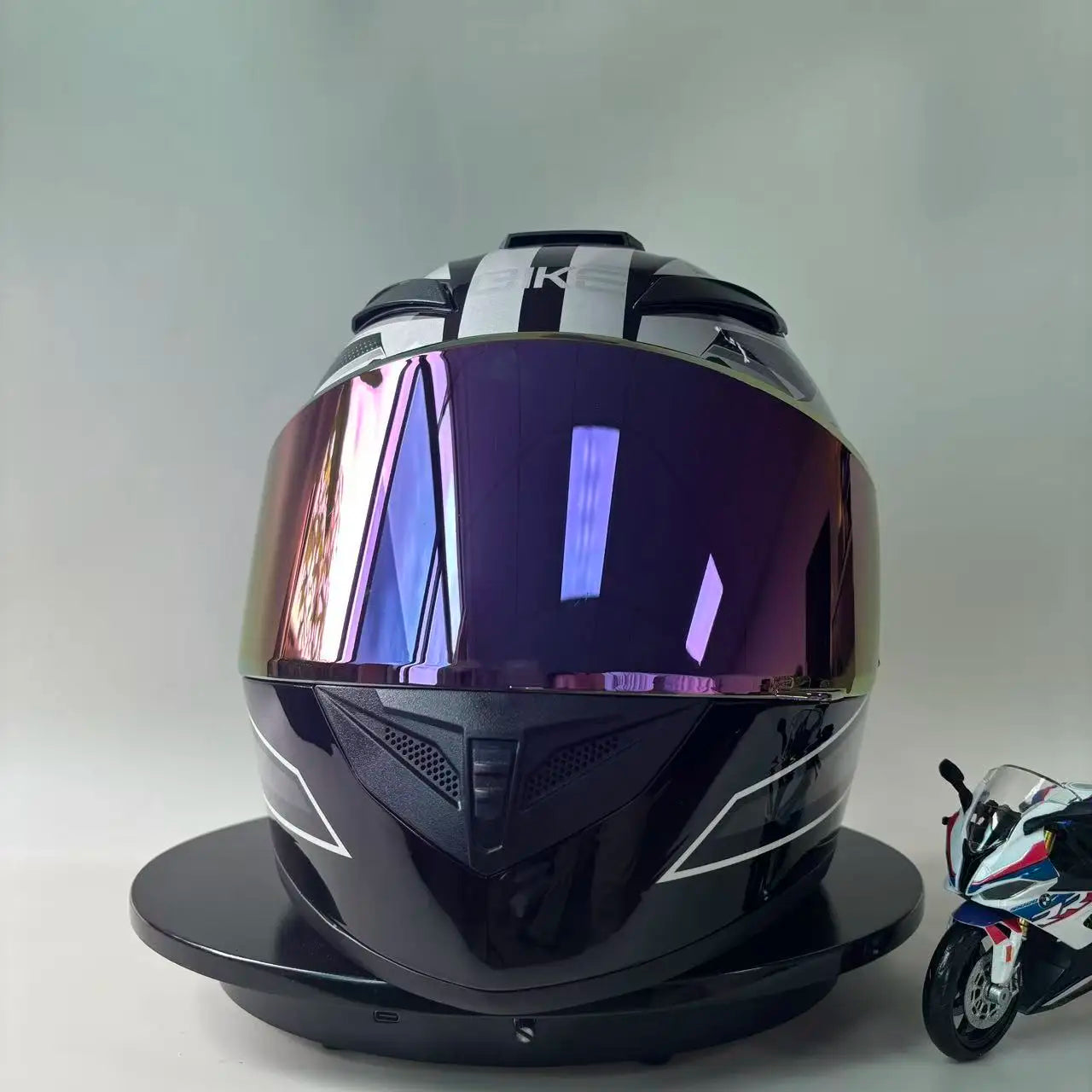 New Vintage Motorcycle Helmet Unisex Full Face Fog Proof Customizable Full Coverage Karting Helmet for Men And Women