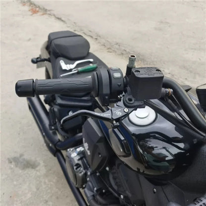 Short two-finger brake lever accessory for Triumph Trident 660 Street Triple 765