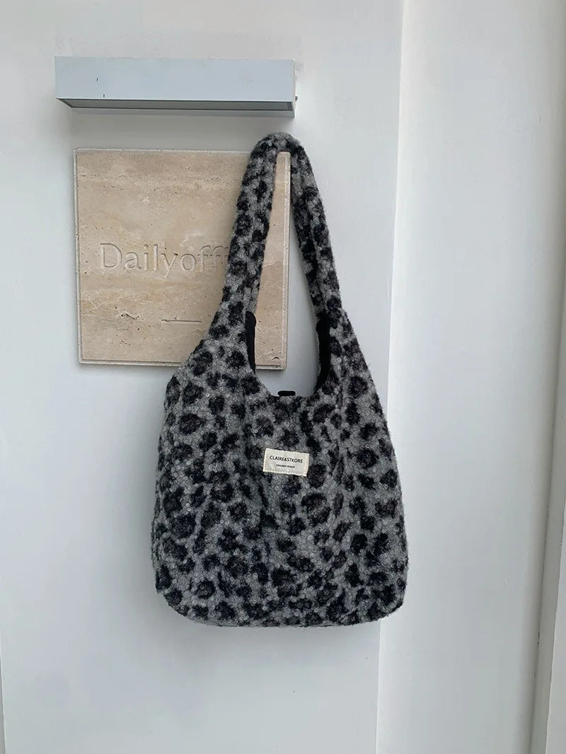 2025 autumn/winter new leopard print plush bag, fashionable and casual shoulder bag, women's daily commuting bag