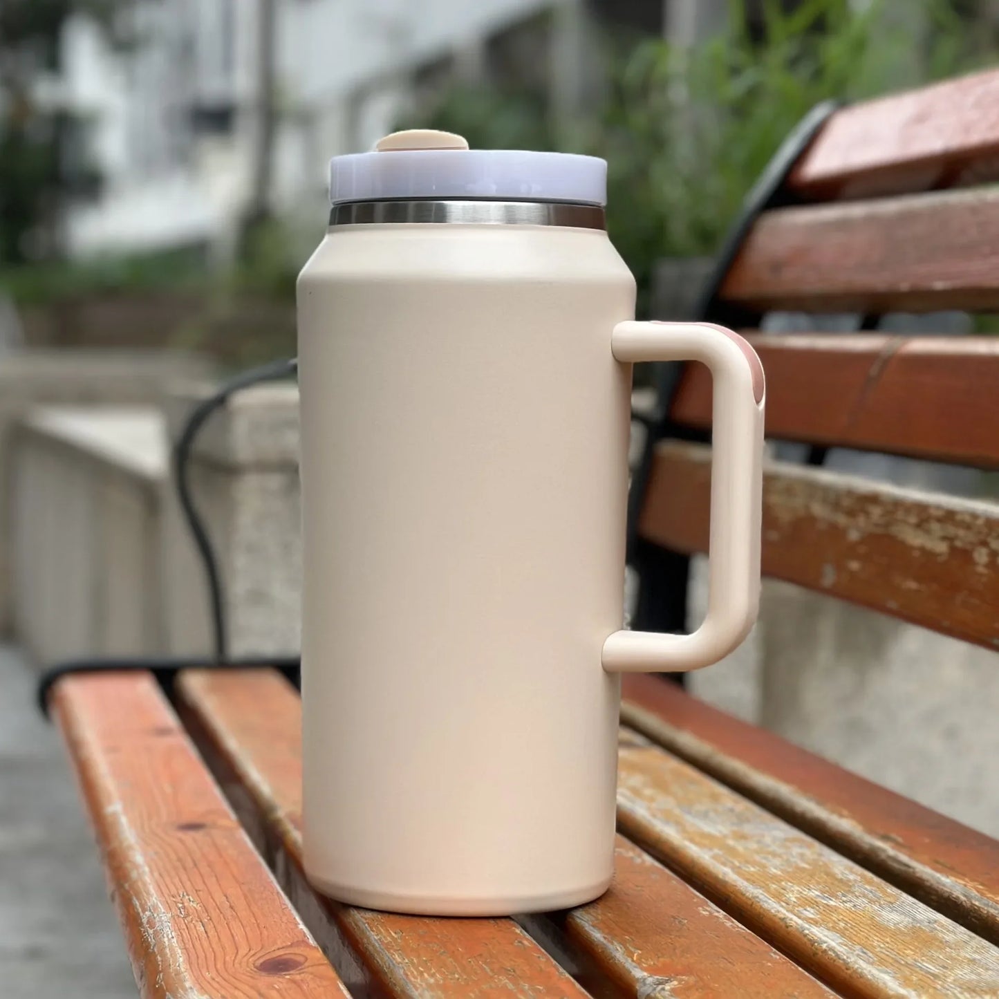 New 64OZ Handle Cup Double-layer Thermos Cup 304 Handle Car Water Cup with Straw for Hot and Cold Drinks, Camping and Sports
