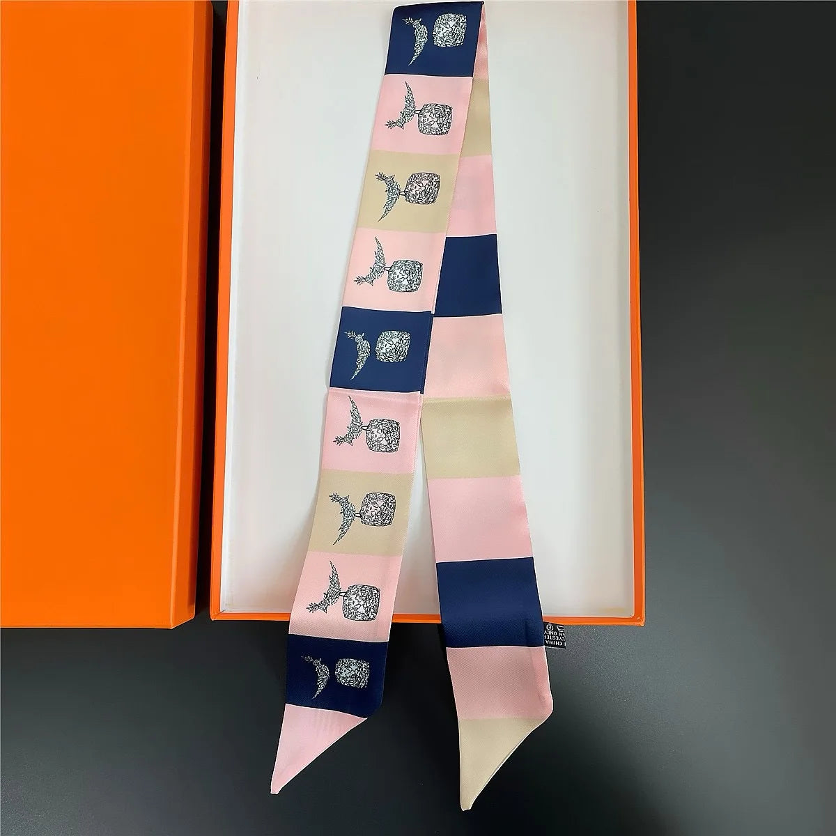 Luxury Brand Horse Bag Scarf 2024 New Design Womens Silk Scarf Fashion Head Scarf Headwear Long Skinny Scarves Bag Accessories