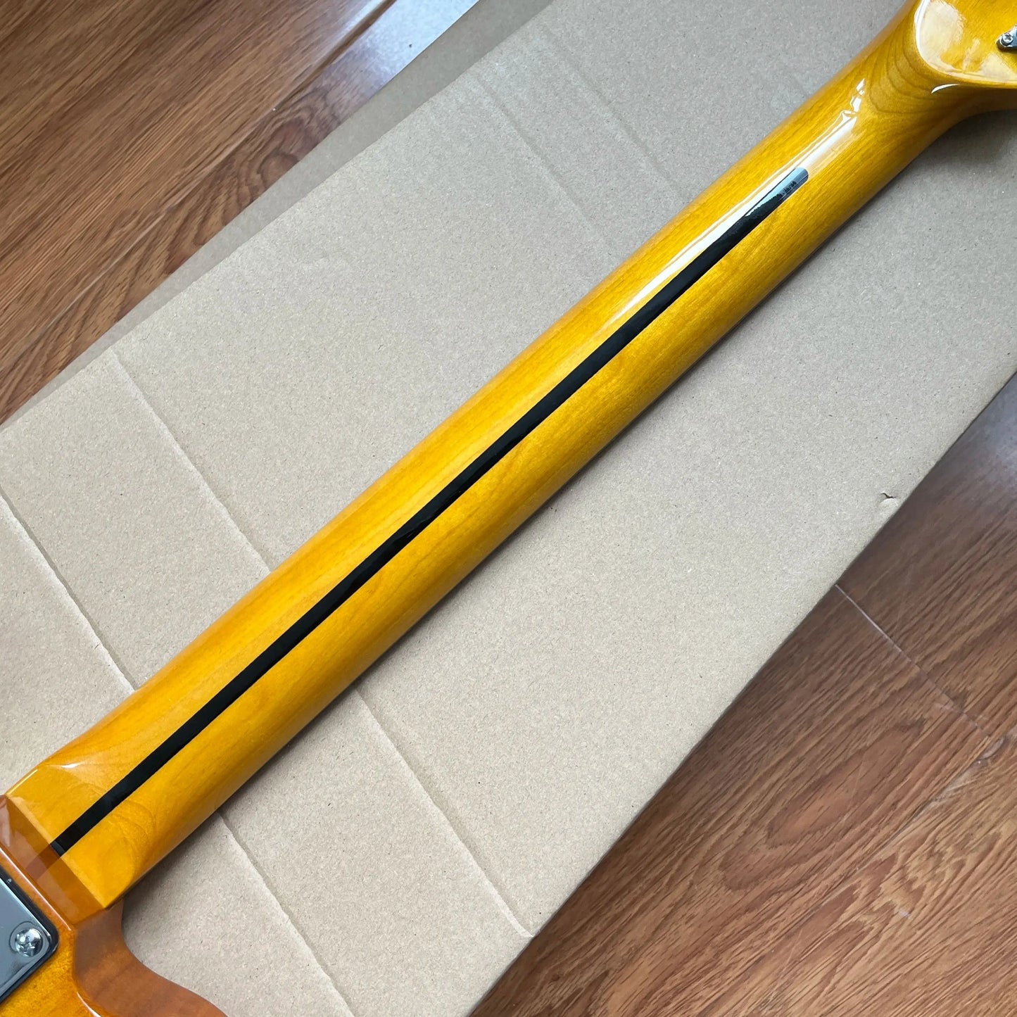 Electric Guitar Rosewood Fingerboard Maple Neck Fast Shipping US Warehouse Christmas gift Free Shipping.