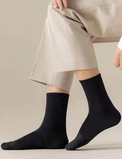 3/6Pairs of Plain Black and White Socks, Simple and Comfortable Mid-Calf Socks, Suitable for Autumn and Winter, Men's  Socks