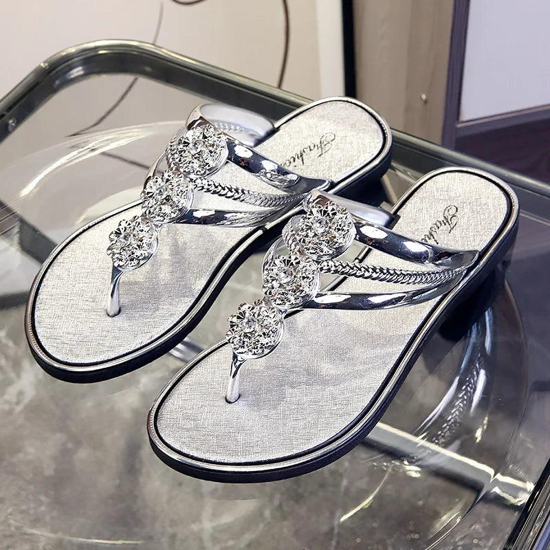 Women's Flip Flops Outdoor Sandals Anti-Slip Flat Bottom Pedal Beach Shoes Comfortable Slip-On Summer Footwear