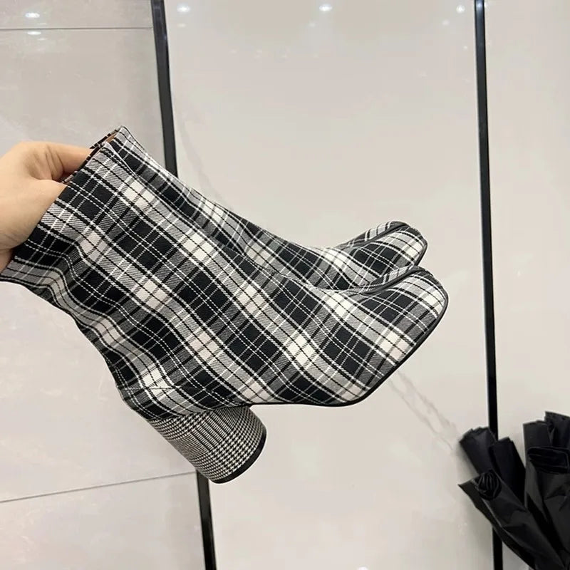 2025 Luxury Brand Designer Split Toe Ankle Boots New Fashion Chunky Round High Heels Women Boots Winter Plaid Boots