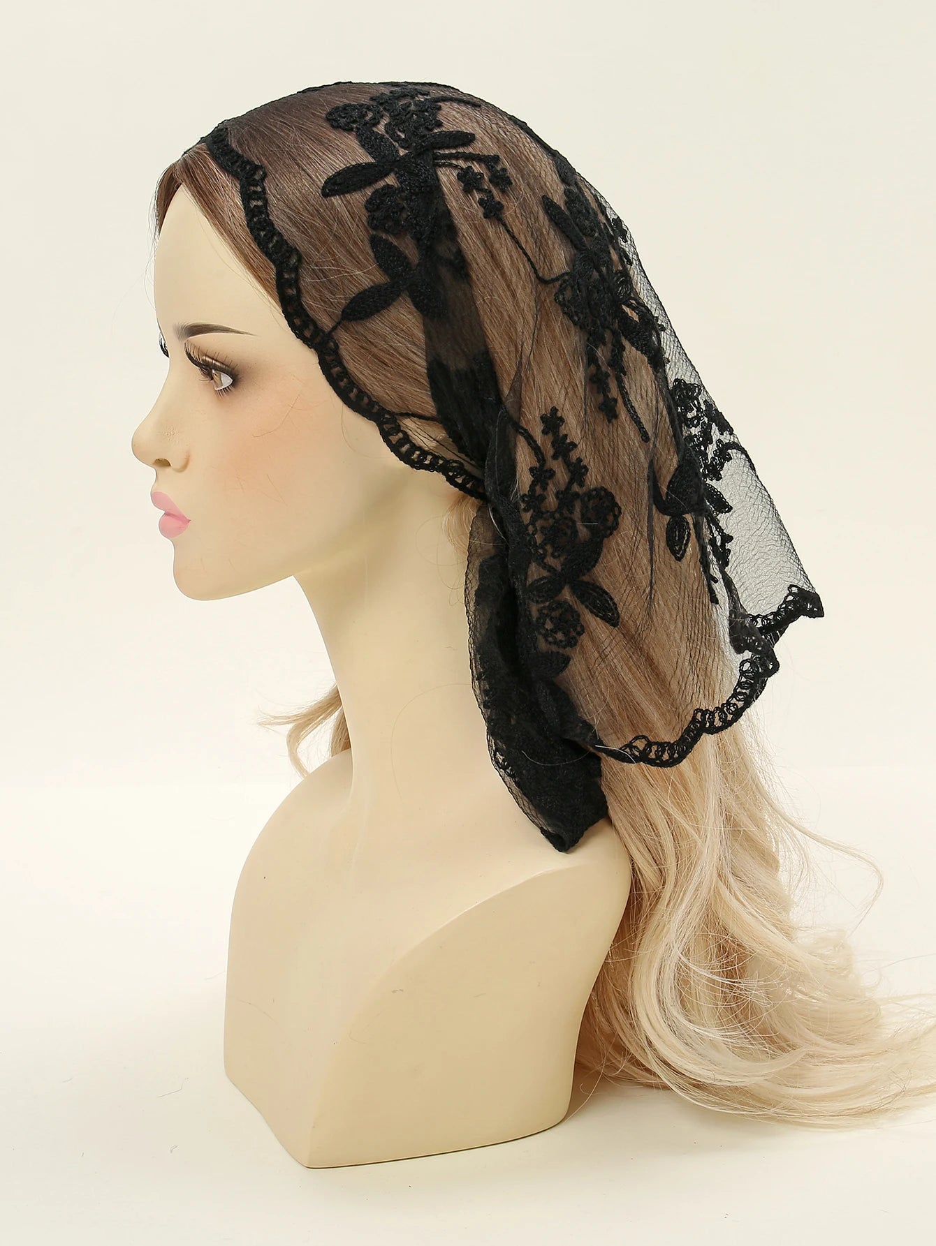 Wholesale French Lace Triangle Scarf Embroidered Flower Lace Scarf Small Shawl Crochet Head Scarf Headwraps Bandana For Women