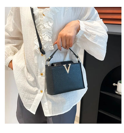 New Fashionable V Decor Shoulder Bag Trendy Ins Bucket Crossbody Handbag For Women
