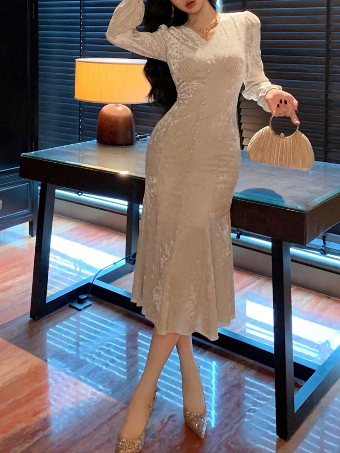 Women's Elegant Beige Velvet Mermaid Dress - V-Neck Long Sleeve A-Line Floor-Length Formal Party Dress with Fitted Waist, Structured Winter Evening Gown for Gala, Wedding, Prom (Hand Washable) - Comfortable & Luxurious Solid