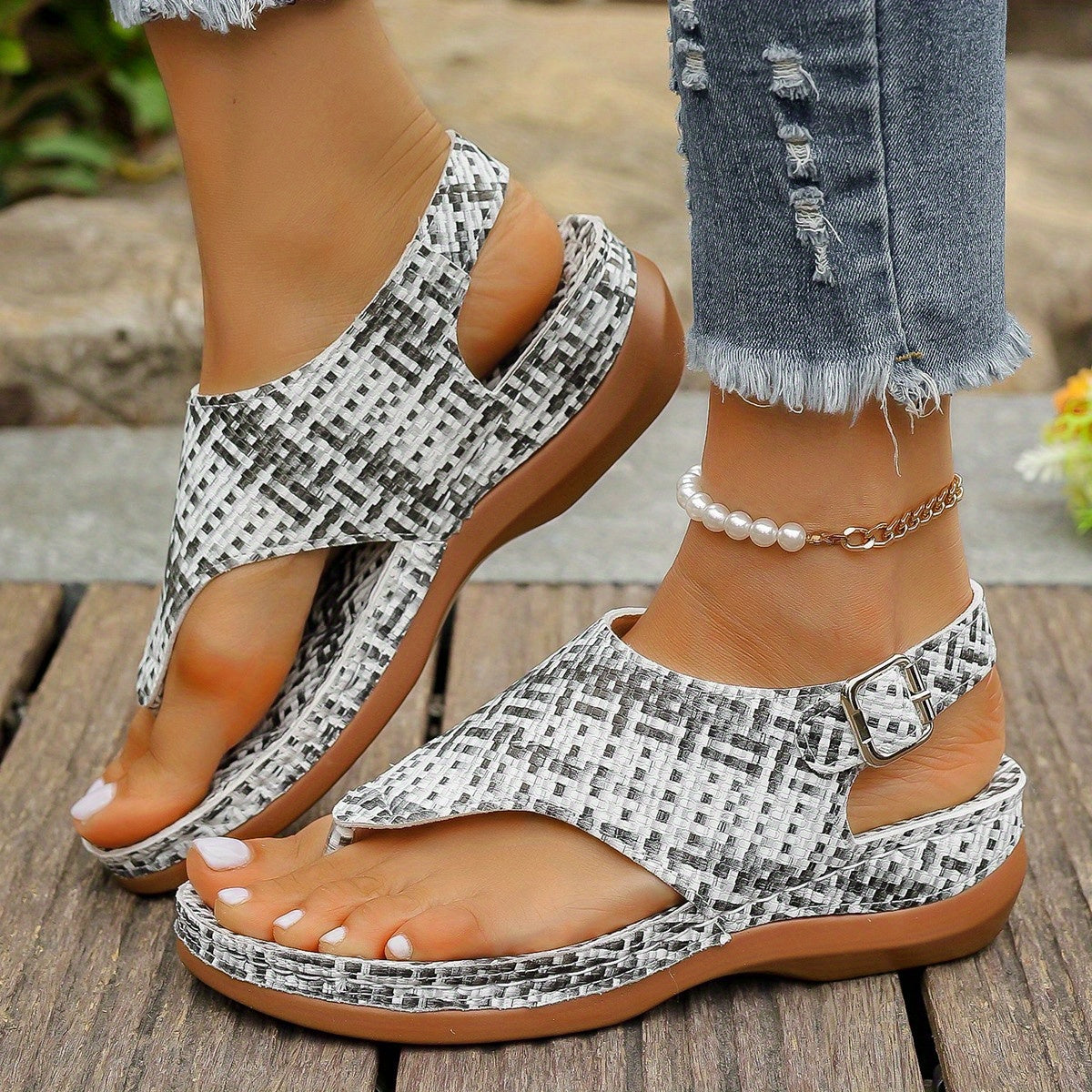 Women'S Plus Size Ethnic Floral Sandals - Adjustable Ankle Strap, Open Toe Platform Wedge Heel, Vibrant Embroidered Flower Design, Summer Casual Shoes, European & American Style, Summer Footwear | Vibrant Embroidery | Durable